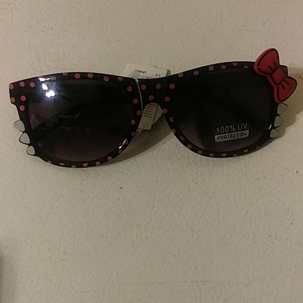 Sunglasses - Picture 3 of 6